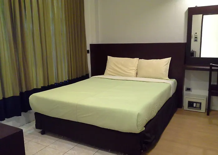 B & B Patong Beach House